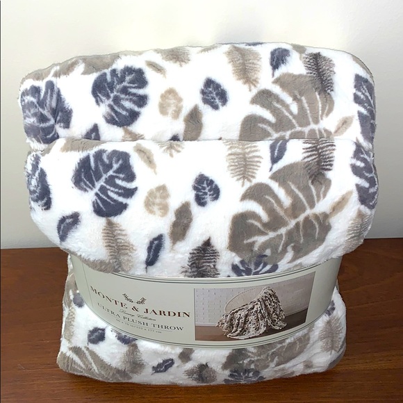 Monte & Jardin Bedding Monte Jardin Ultra Plush Throw Luxury Tan Poshmark